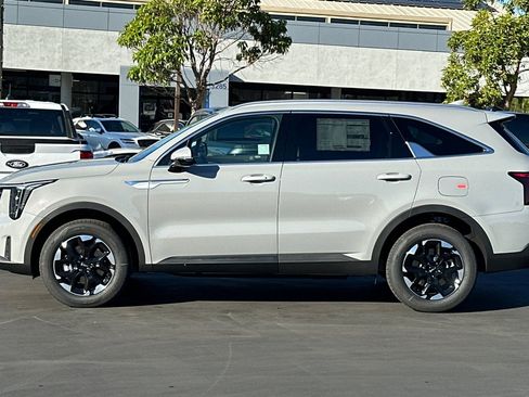 New 2026 Kia Sorento S image 7