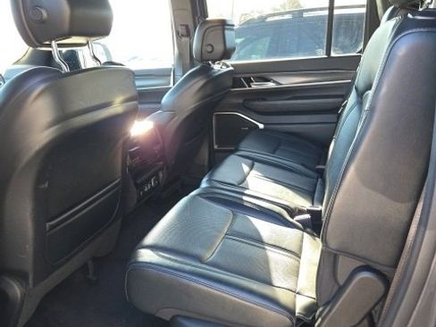 Used 2024 Jeep Wagoneer L Series II w/ Flexible Seating Group image 22