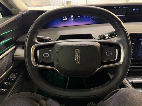 Used 2024 Lincoln Nautilus Reserve image 15