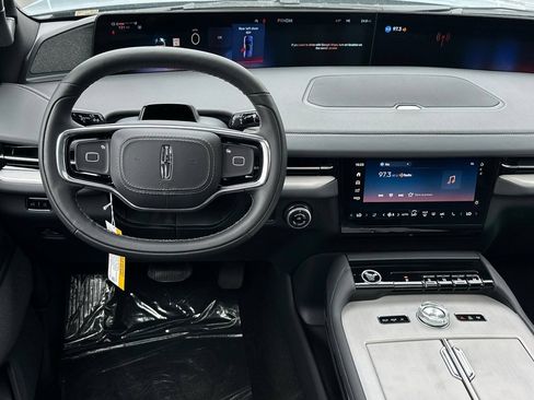 New 2026 Lincoln Navigator Reserve w/ Jet Appearance Package AWD/4WD image 13