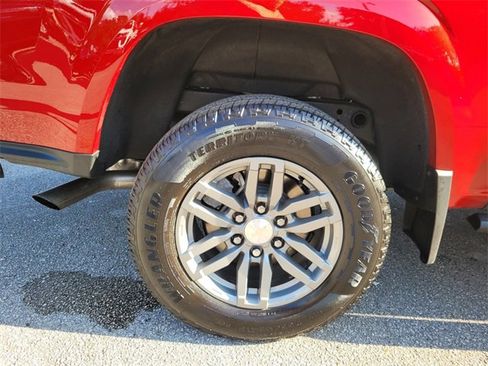 Used 2024 Chevrolet Colorado LT w/ LT Convenience Package III image 21
