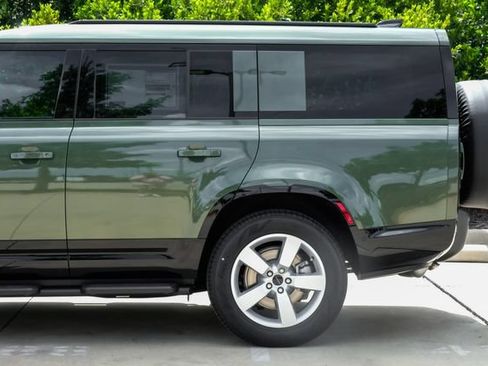 New 2026 Land Rover Defender 130 X-Dynamic SE AWD/4WD image 18