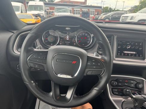 Used 2019 Dodge Challenger R/T RWD image 29