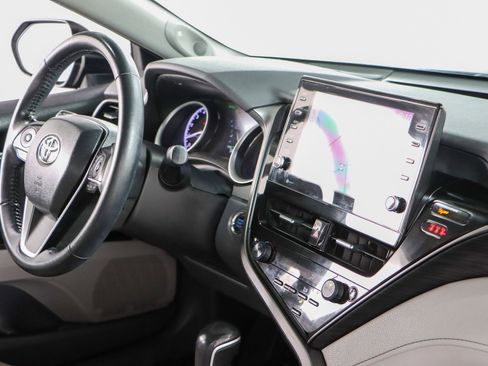 Used 2022 Toyota Camry XLE w/ Navigation Package image 26