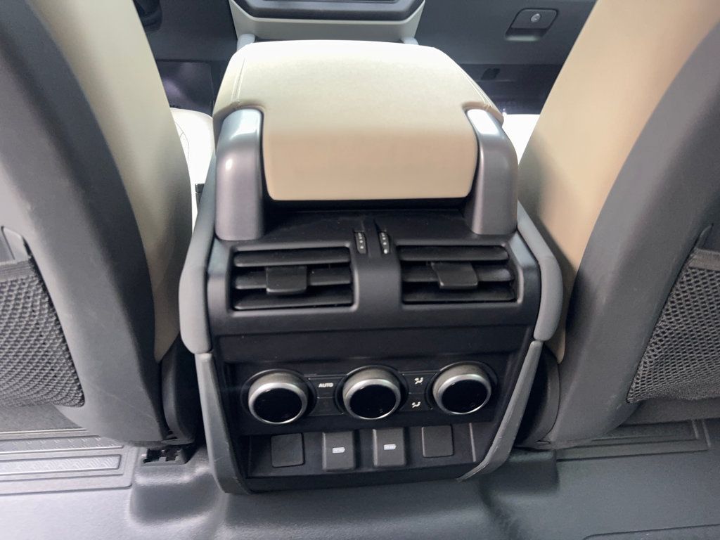 Used 2023 Land Rover Defender 110 SE AWD/4WD image 71