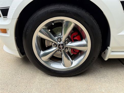 Used 2009 Ford Mustang GT image 18