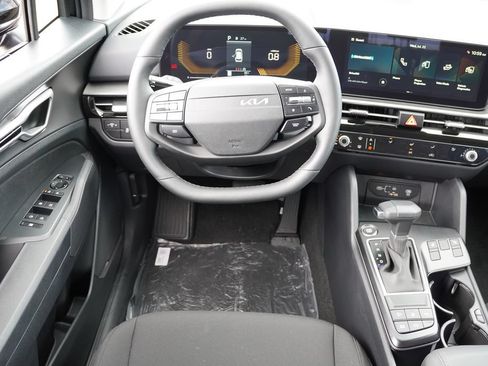 New 2026 Kia Sportage LX AWD/4WD image 13