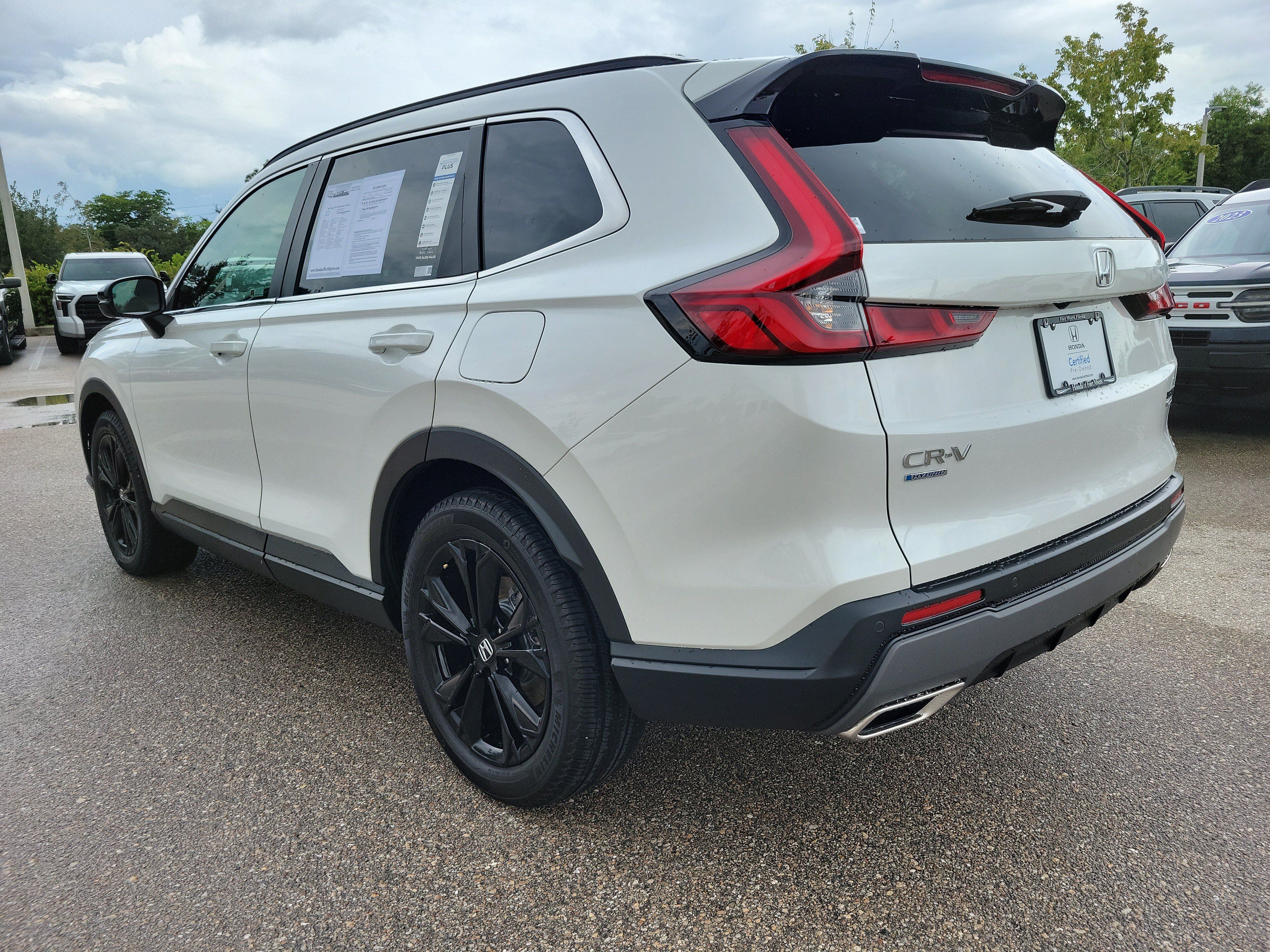 Used 2025 Honda CR-V Sport Touring image 4