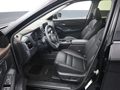 Used 2023 Nissan Rogue SL AWD/4WD image 9