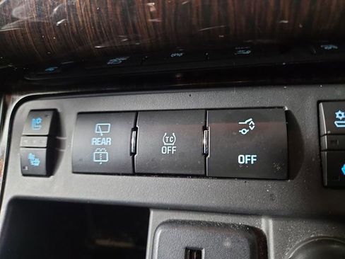 Used 2016 Chevrolet Traverse LTZ image 24