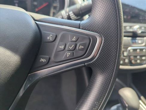 Used 2022 Chevrolet Malibu LT FWD image 15