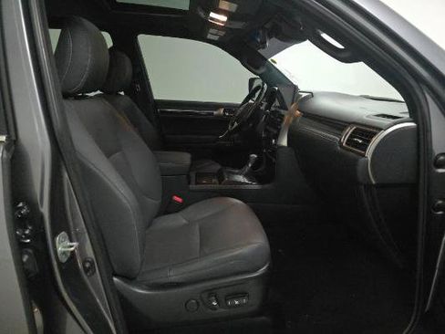 Used 2023 Lexus GX 460 Premium w/ Premium Package image 8