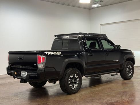 Used 2021 Toyota Tacoma TRD Off-Road w/ Technology Package image 4