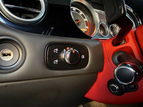 Used 2015 Bentley Continental GT V8 S image 40