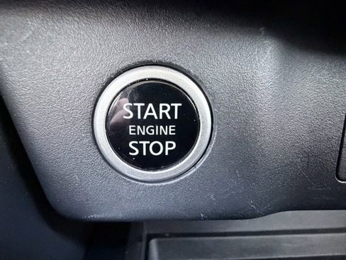 Used 2023 Nissan Rogue SV image 16