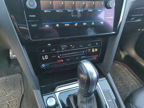 Used 2022 Volkswagen Arteon SE image 12