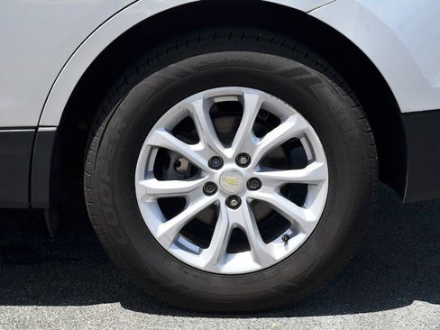 Used 2021 Chevrolet Equinox LT w/ Driver Convenience Package image 12