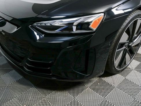 Used 2023 Audi e-tron GT Prestige image 35