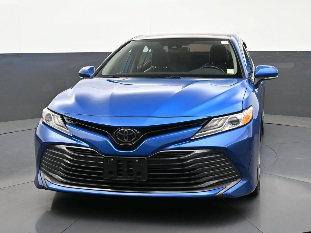 Used 2019 Toyota Camry XLE FWD image 8