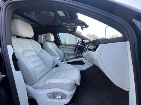 Used 2017 Porsche Macan S AWD/4WD image 22