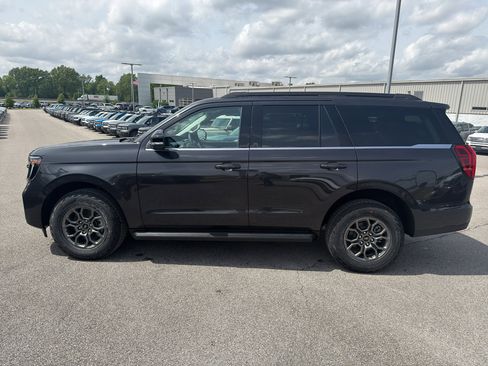 New 2026 Ford Expedition Active RWD image 8