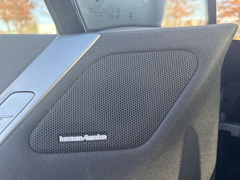 New 2026 BMW iX xDrive60 image 21