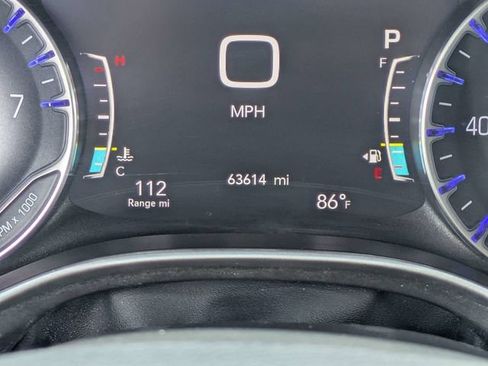 Used 2023 Chrysler Pacifica Touring-L FWD image 31