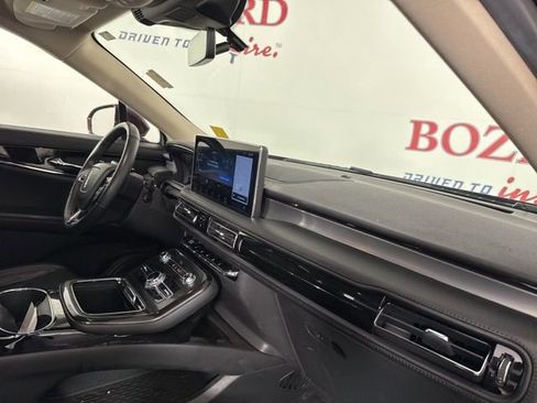 Certified 2023 Lincoln Nautilus AWD w/ Premium Package image 17