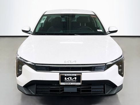 New 2025 Kia K4 LXS image 2