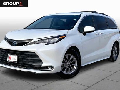 Used 2022 Toyota Sienna XLE