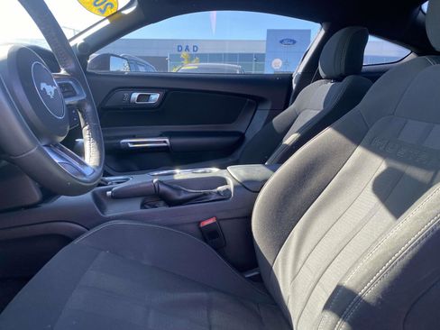 Used 2018 Ford Mustang Coupe RWD image 13