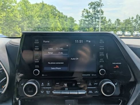 Used 2022 Toyota Highlander XSE AWD/4WD image 25