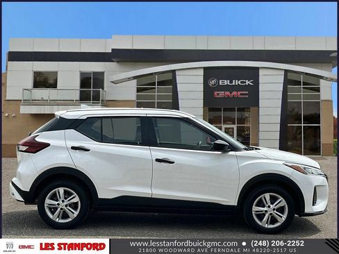 Used 2023 Nissan Kicks S FWD image 7