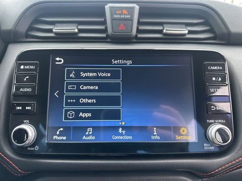 Used 2024 Nissan Versa SR image 38