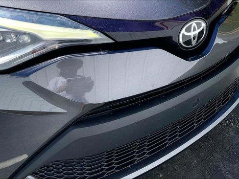 Used 2022 Toyota C-HR Limited FWD image 29