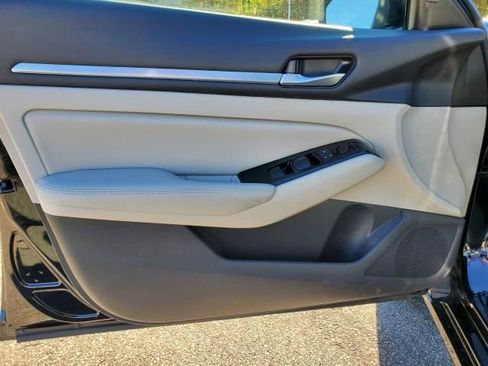 Used 2024 Nissan Altima 2.5 SL image 18