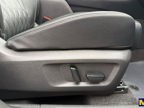 Used 2025 Nissan Rogue Platinum w/ Platinum Premium Package AWD/4WD image 22
