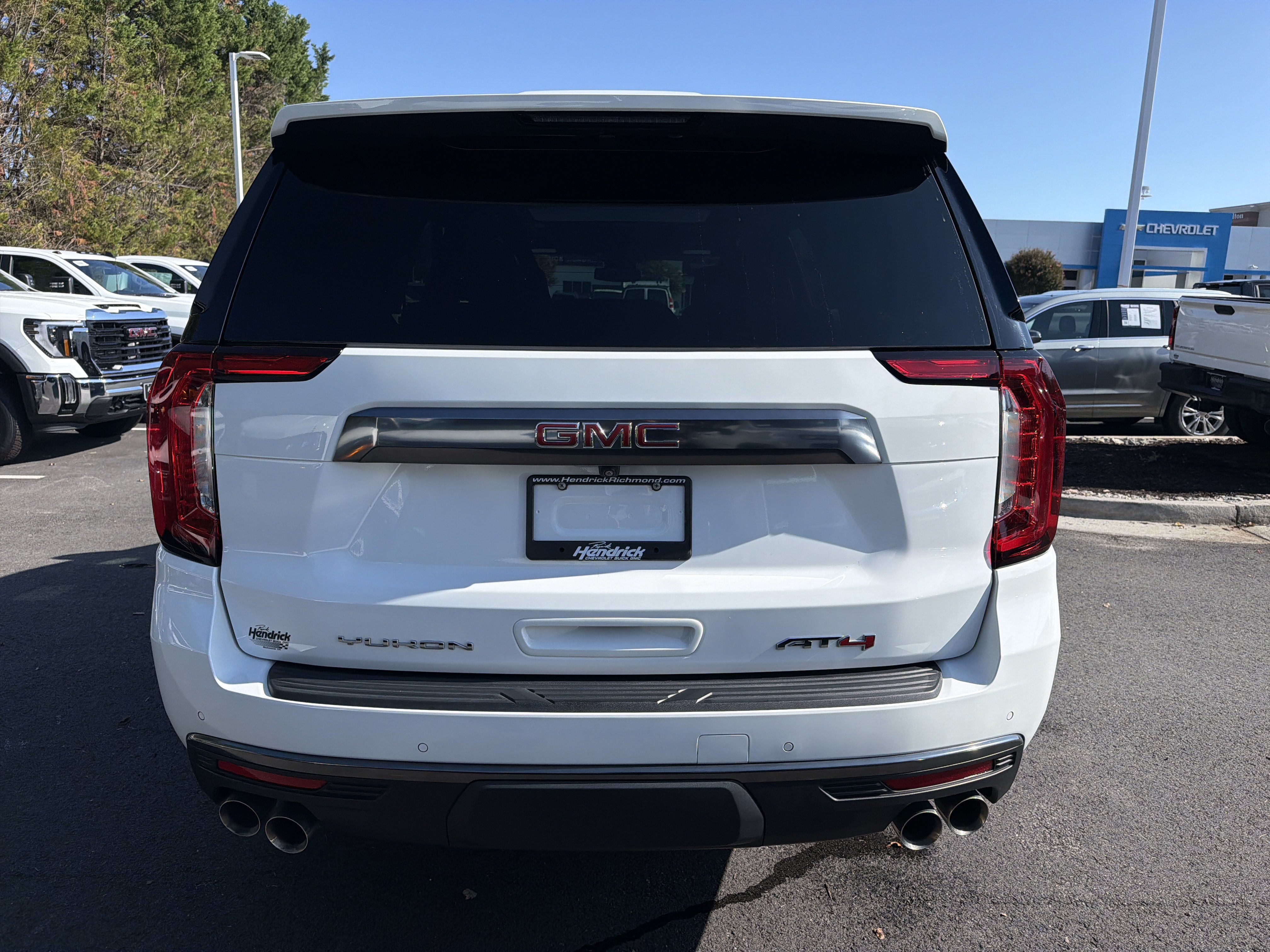 Used 2024 GMC Yukon AT4 AWD/4WD image 9
