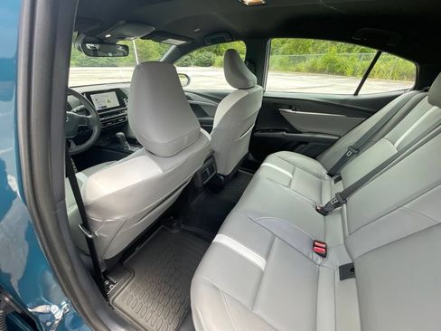 Used 2026 Toyota Camry SE w/ Convenience Package FWD image 14