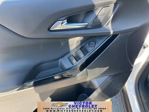 New 2025 Chevrolet Equinox LT w/ Safety and Technology Package image 9