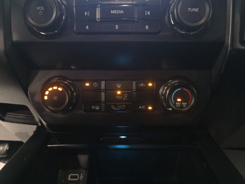 Used 2020 Ford F150 XL w/ Equipment Group 101A Mid AWD/4WD image 19