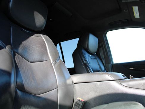 Used 2016 Cadillac Escalade Platinum AWD/4WD image 21