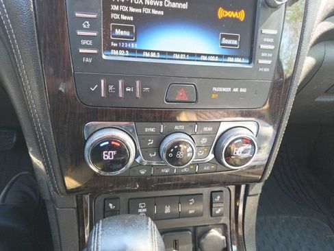Used 2016 Chevrolet Traverse LT FWD image 10