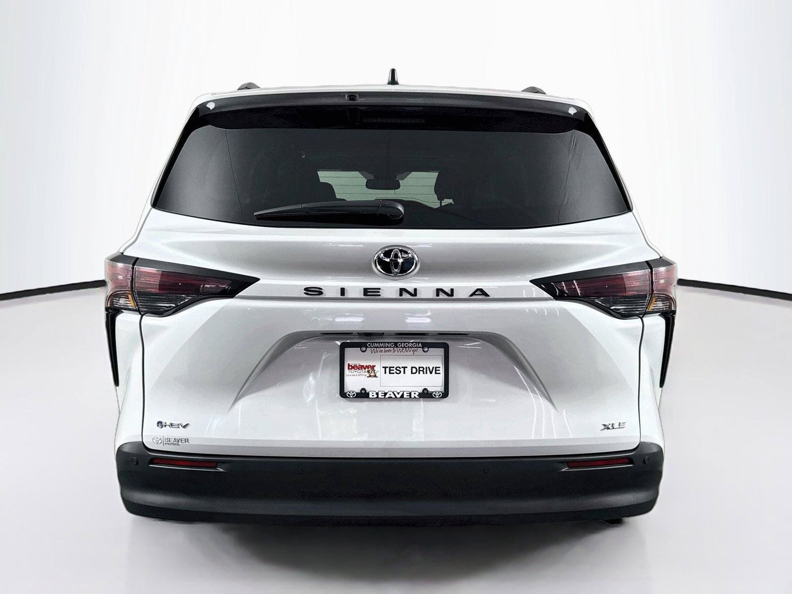 Certified 2026 Toyota Sienna XLE FWD image 12