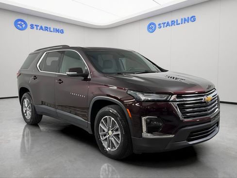 Used 2022 Chevrolet Traverse LT FWD image 13