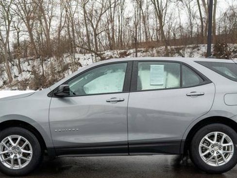 Used 2023 Chevrolet Equinox LS image 9