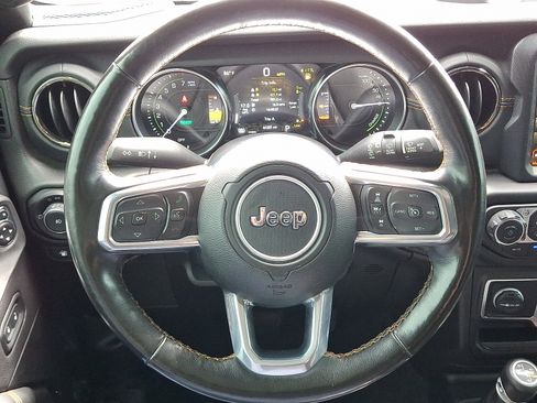 Used 2021 Jeep Wrangler Unlimited Sahara AWD/4WD image 19