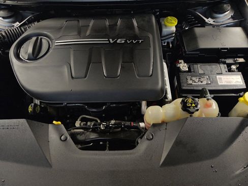 Used 2020 Jeep Cherokee Limited image 30