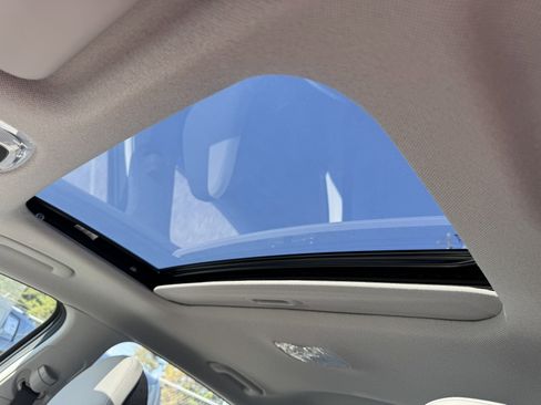 New 2025 Hyundai Elantra Limited w/ Cargo Package image 23