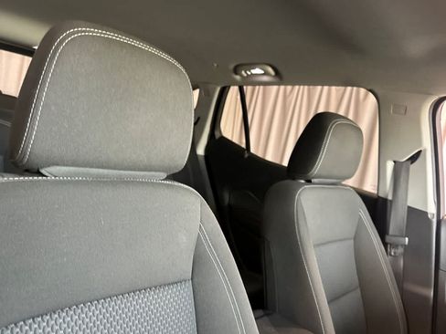 Used 2024 GMC Terrain SLE FWD image 19